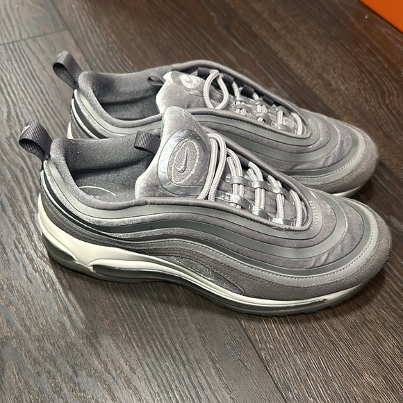 NIKE Women’s Air Max 97 Ultra 17 LX 'Gunsmoke' - Grey - Size 7.5 - Picture 4 of 8